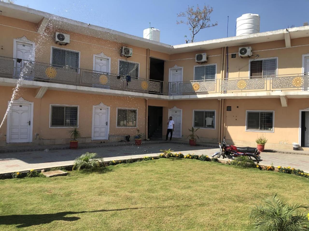 Hotel Islamabad Crown Rawalpindi Eksteriør bilde